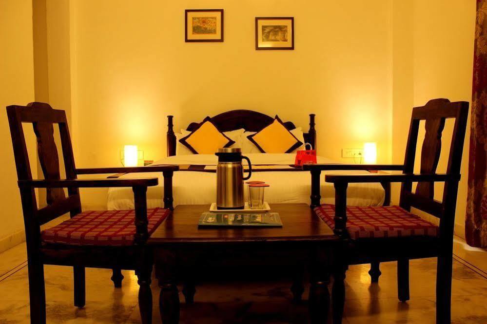 Oyo 1159 Hotel Chandra Prakash Udaipur Extérieur photo